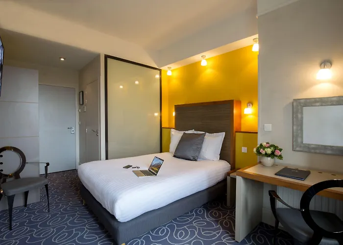 ホテル De Normandie 4*